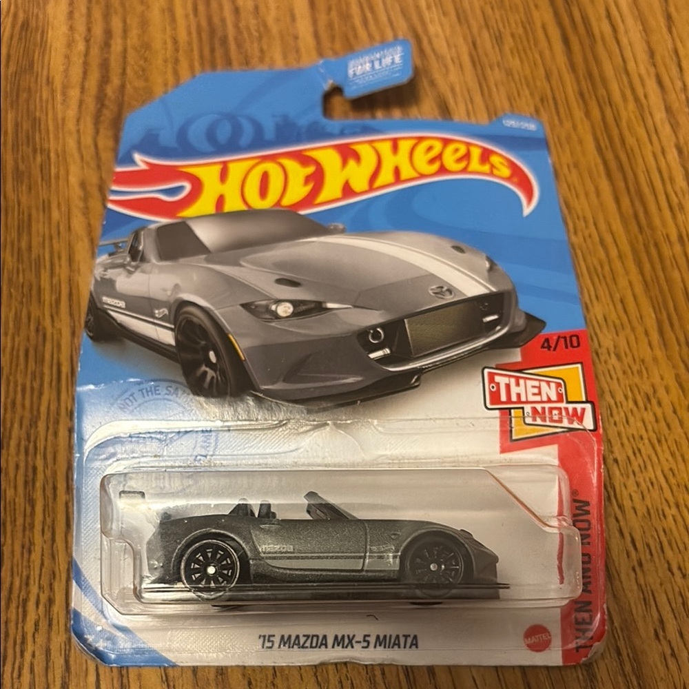 '15 Mazda MX-5 Miata Hot Wheels Car
